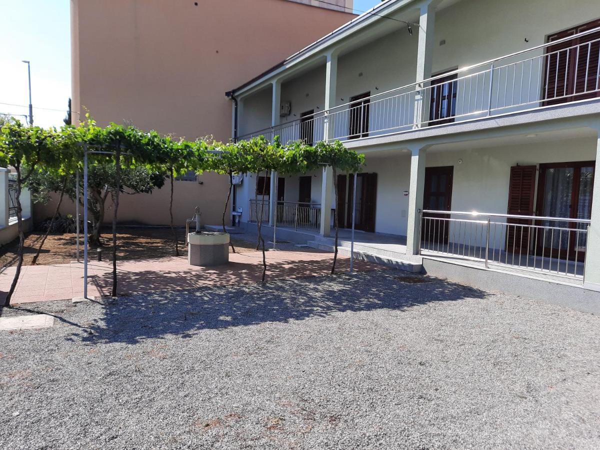 Green House Apartments Novi Vinodolski Extérieur photo